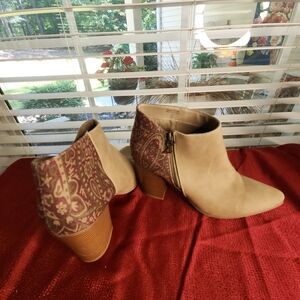 Parker & Skye Paisley Back‎ Boots  Size 11